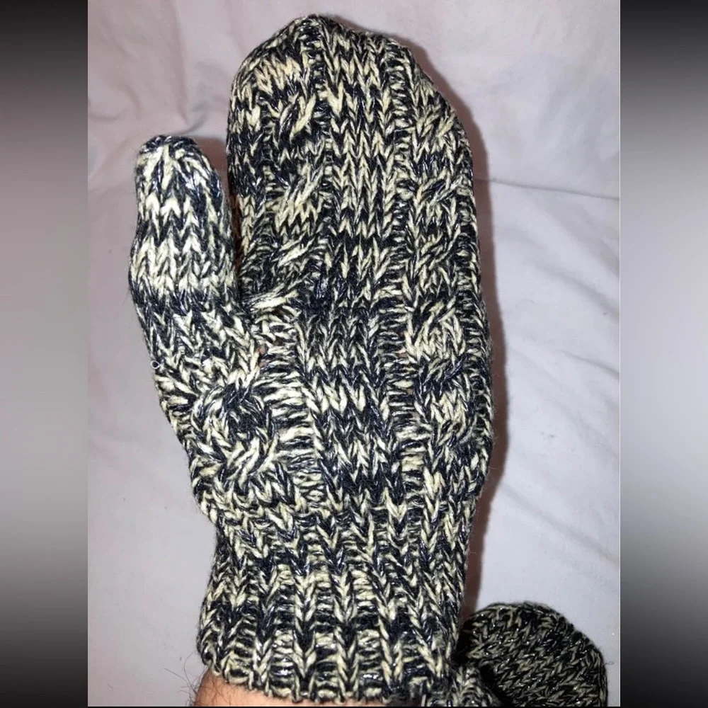 New w/ tag Jacksonville Jaguars Brilyn OTS NFL headwear Mitten Gloves Adult Size - Picture 4 of 7